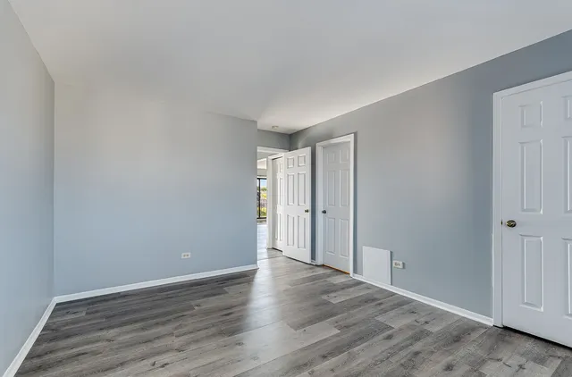 $194,900 | 190 South Waters Edge Drive, Unit 302, Glendale Heights, IL 60139