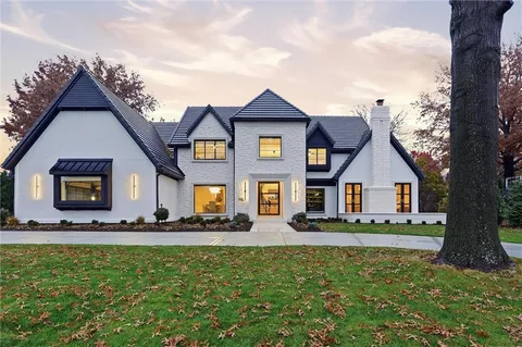 $3,250,000 | 2608 West 118th Street, Leawood, KS 66211