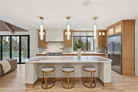 $3,250,000 | 2608 West 118th Street, Leawood, KS 66211