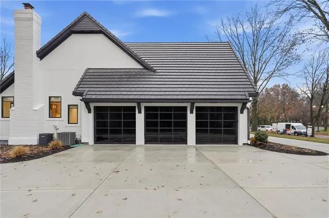 $3,250,000 | 2608 West 118th Street, Leawood, KS 66211
