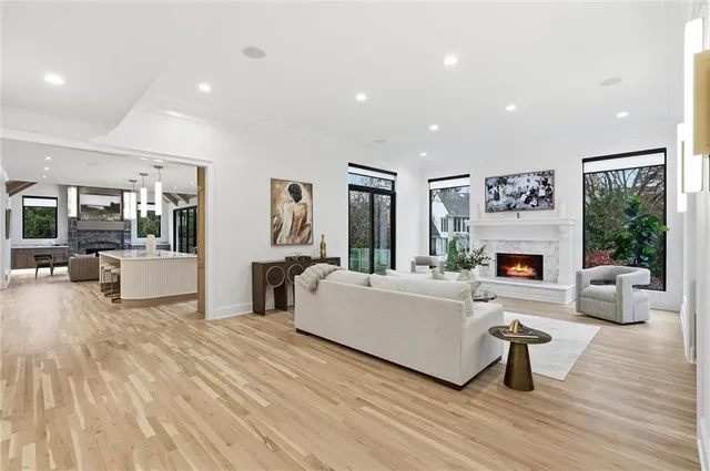 $3,250,000 | 2608 West 118th Street, Leawood, KS 66211