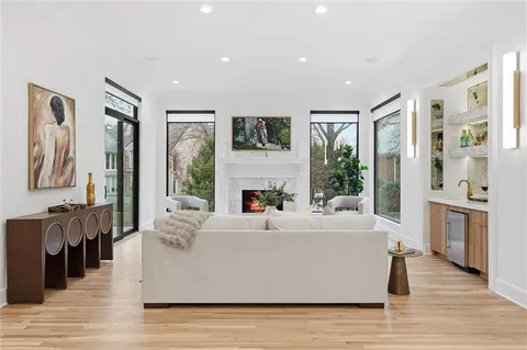 $3,250,000 | 2608 West 118th Street, Leawood, KS 66211