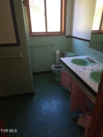 $159,900 | 211 Carroll Drive, Fries, VA 24330