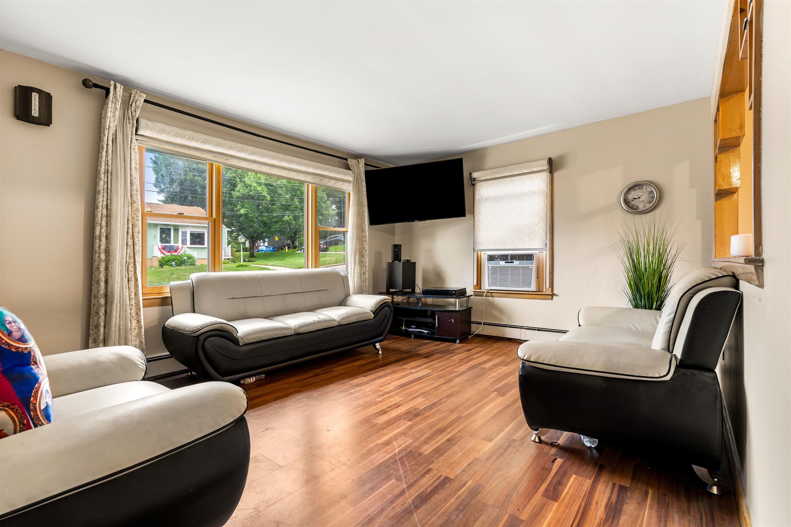 57 Edouard Street Manchester, NH 03103 - Photo 3 of 9