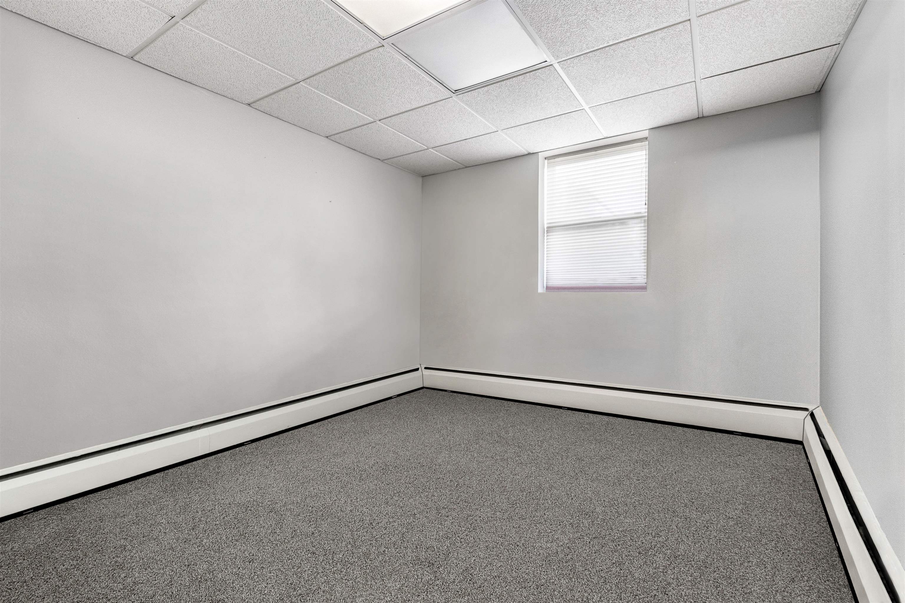 57 Edouard Street Manchester, NH 03103 - Photo 6 of 9