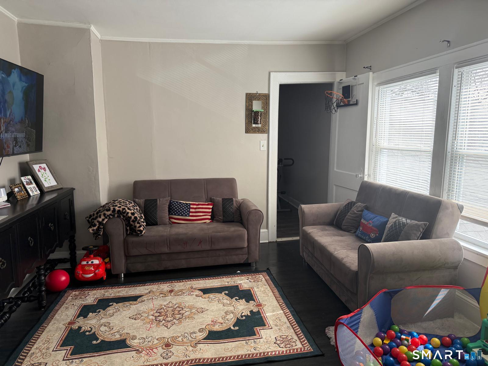 293 Congress Avenue Waterbury, CT 06708 - Photo 4 of 13