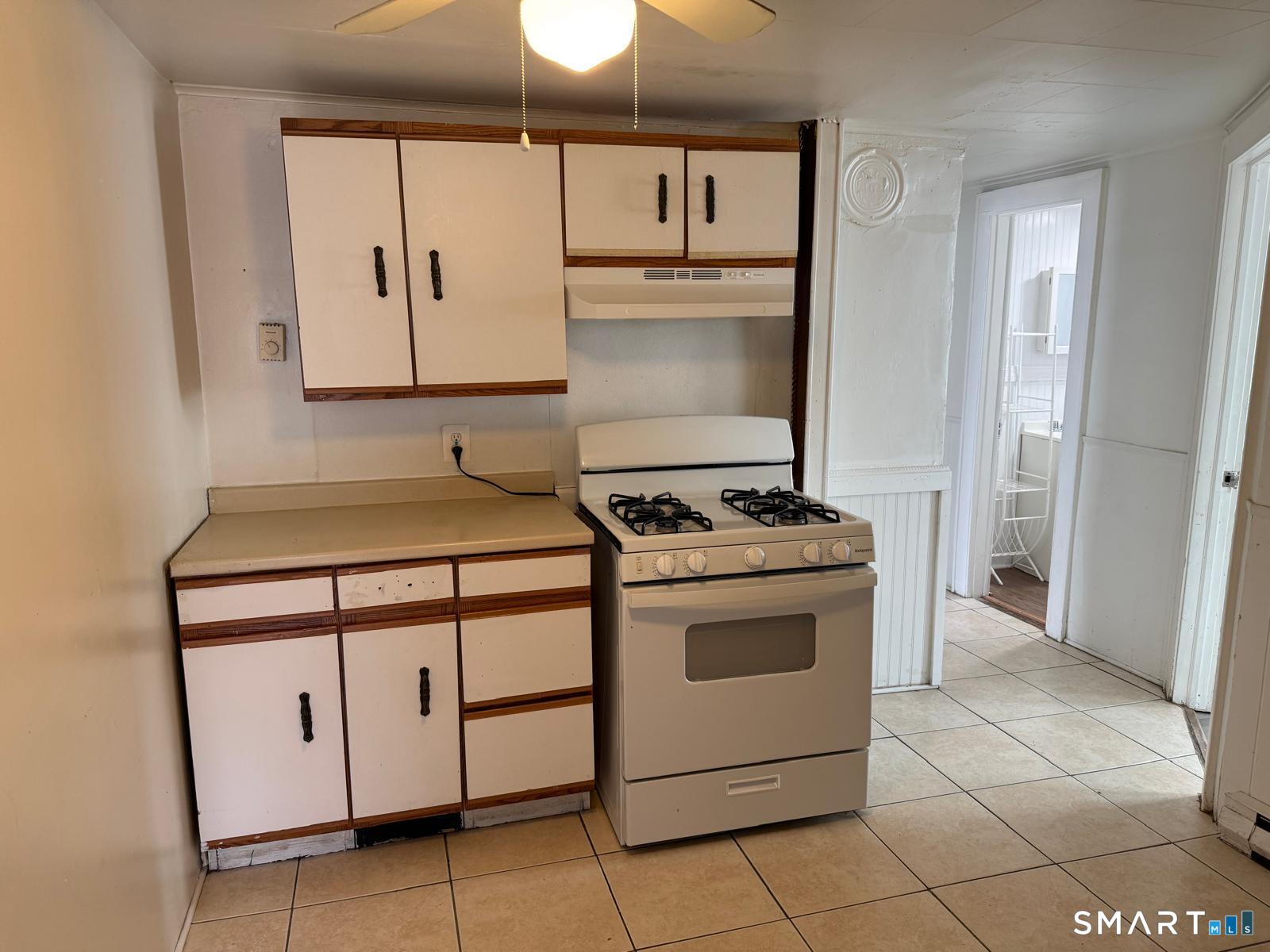 293 Congress Avenue Waterbury, CT 06708 - Photo 10 of 13