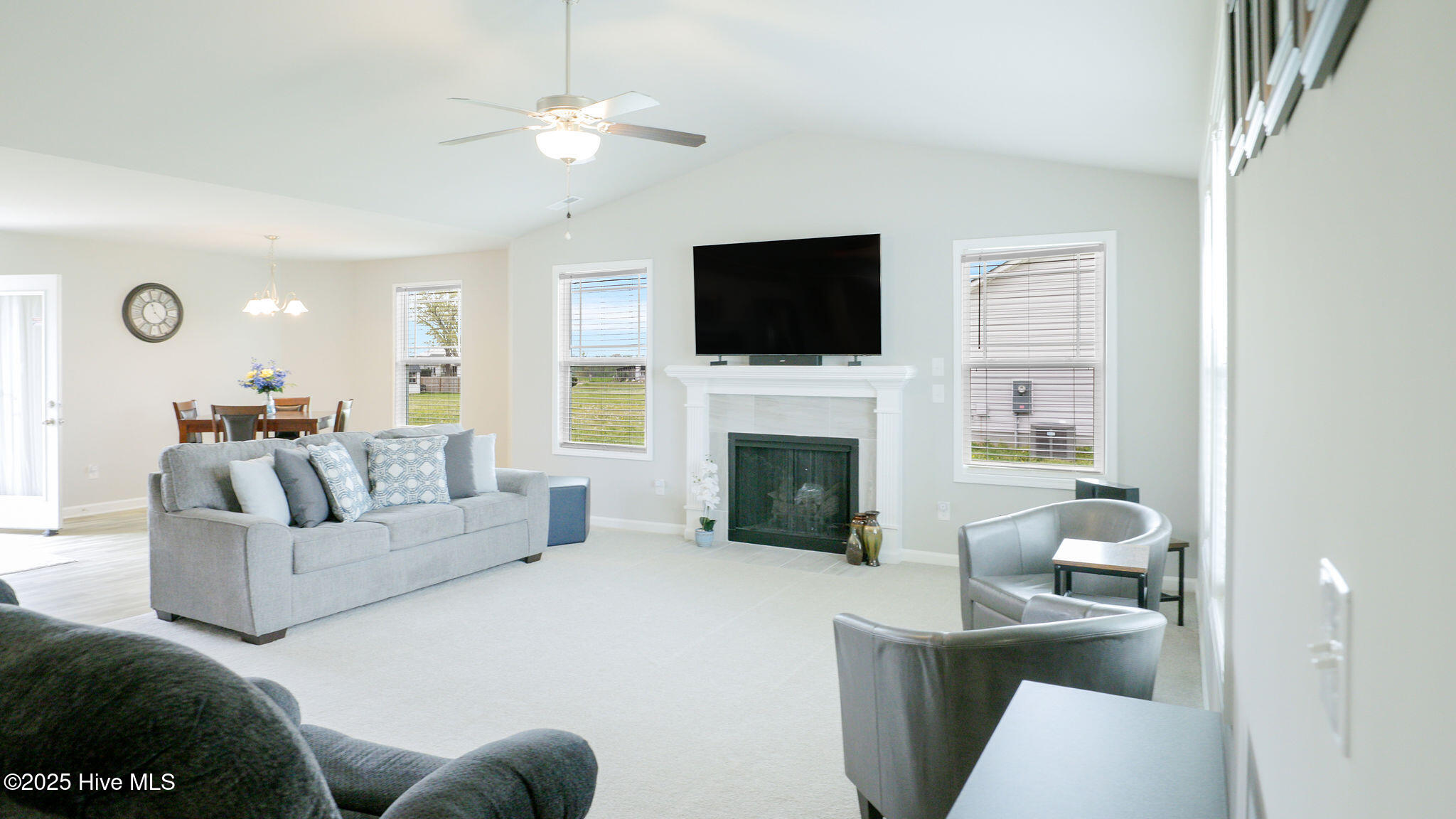 132 Rateice Road Fremont, NC 27830 - Photo 3 of 24 Living Room