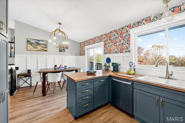 $349,500 | 1064 Apricot Drive, St. Charles, MO 63301