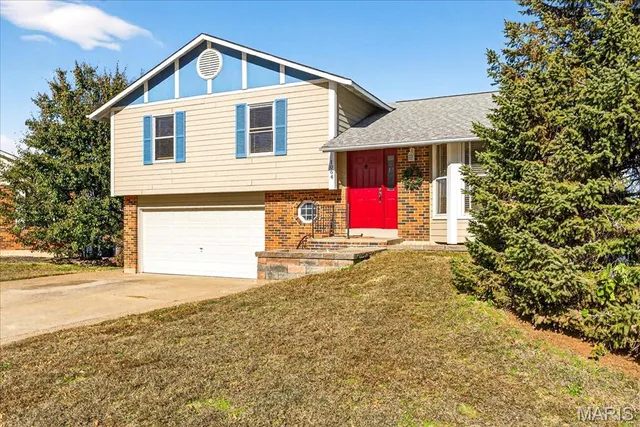 $349,500 | 1064 Apricot Drive, St. Charles, MO 63301