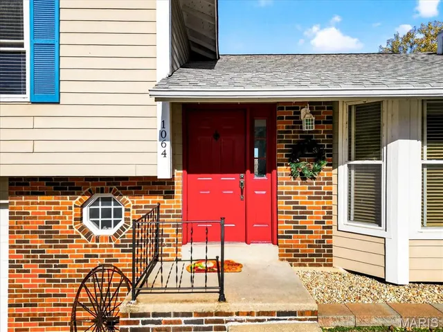 $349,500 | 1064 Apricot Drive, St. Charles, MO 63301