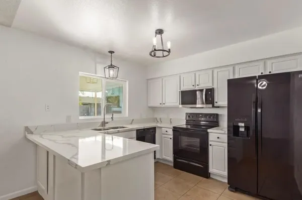 $1,799 | 6421 West Carol Avenue, Glendale, AZ 85302