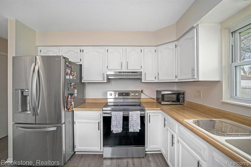 4108 Kent Road Royal Oak, MI 48073 - Photo 12 of 26