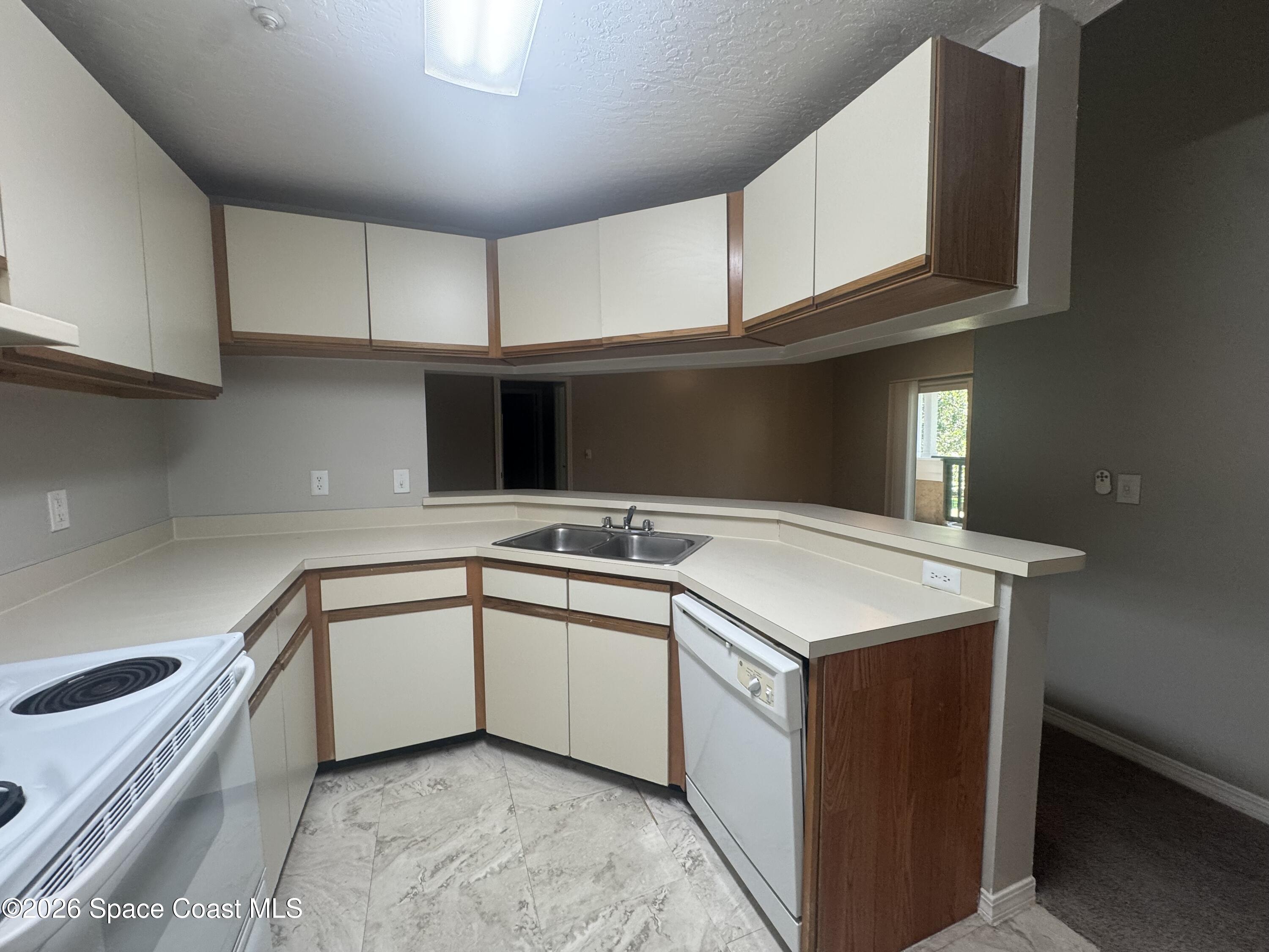 7667 North Wickham Road, Unit 1320 Melbourne, FL 32940 - Photo 6 of 20 IMG_7078