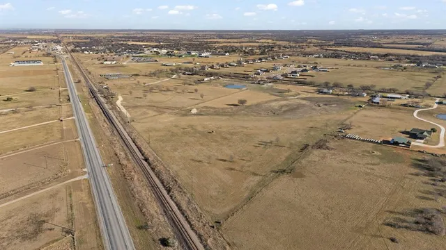 $1,200,000 | 500 County Road 1105, Rio Vista, TX 76093