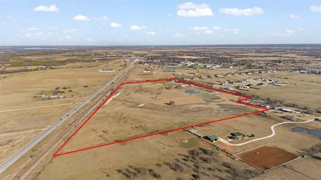 $1,200,000 | 500 County Road 1105, Rio Vista, TX 76093