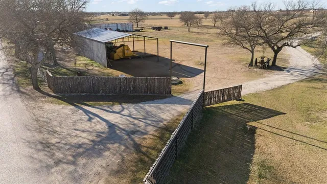$1,200,000 | 500 County Road 1105, Rio Vista, TX 76093