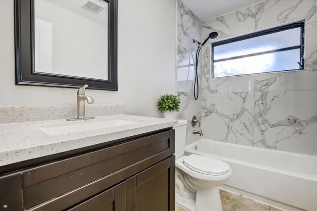 $585,000 | 3930 Southwest 82nd Terrace, Davie, FL 33328