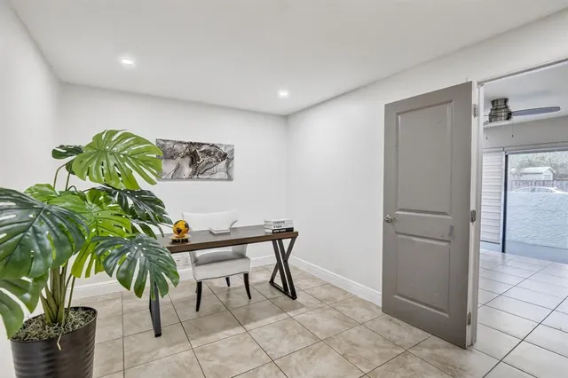 $585,000 | 3930 Southwest 82nd Terrace, Davie, FL 33328