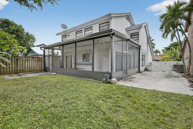 $585,000 | 3930 Southwest 82nd Terrace, Davie, FL 33328