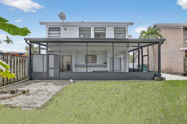 $585,000 | 3930 Southwest 82nd Terrace, Davie, FL 33328