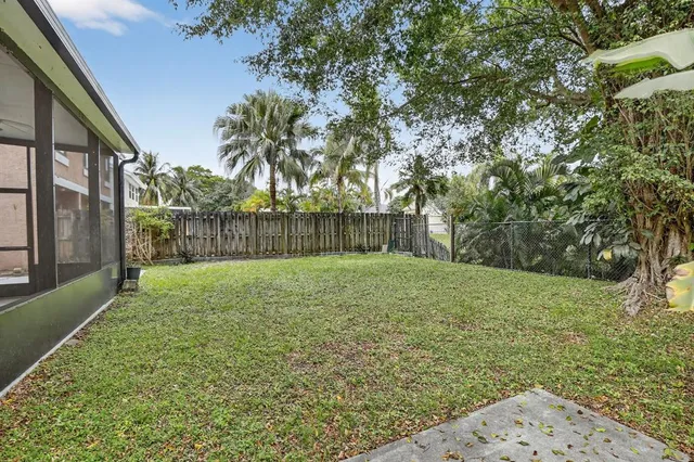 $585,000 | 3930 Southwest 82nd Terrace, Davie, FL 33328