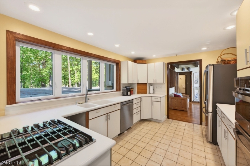 1530 Mountain Top Road Bridgewater, NJ 08807 - Photo 18 of 50