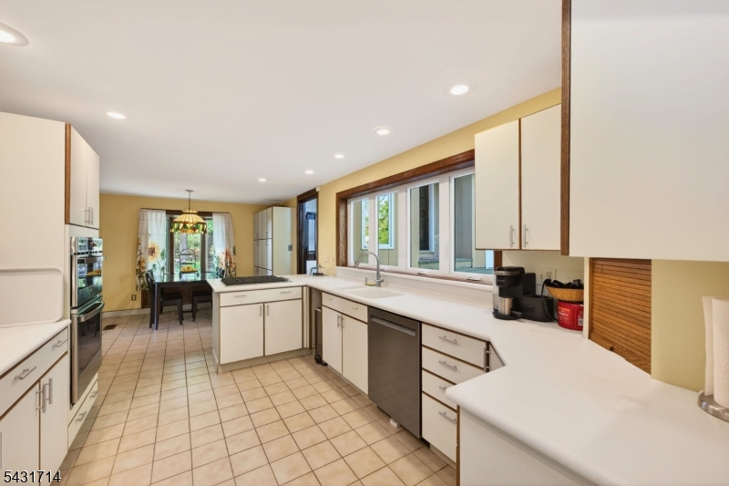 1530 Mountain Top Road Bridgewater, NJ 08807 - Photo 19 of 50