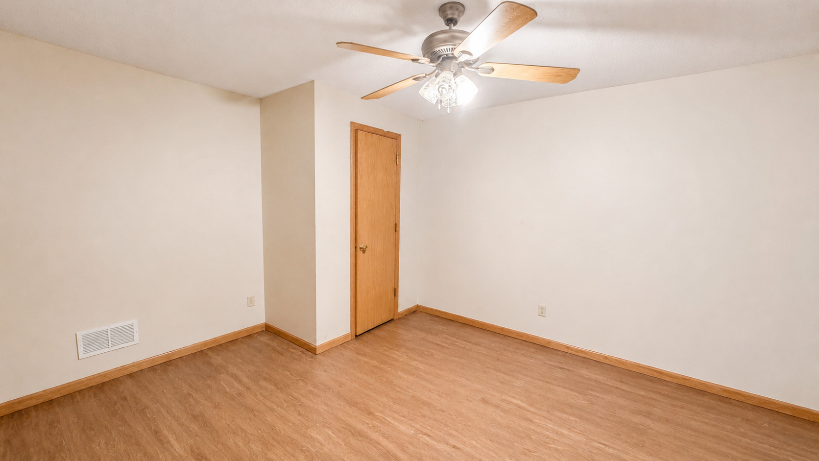 18205 Irvington Road Centralia, IL 62801 - Photo 15 of 20 Gallery Image 15