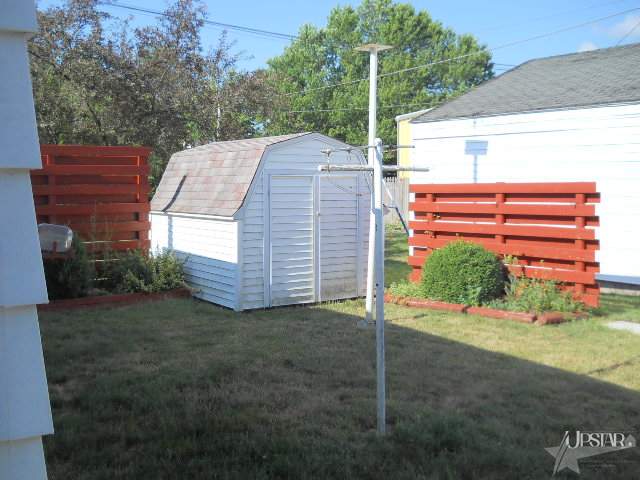 1109 Nuttman Avenue Decatur, IN 46733 - Photo 3 of 4