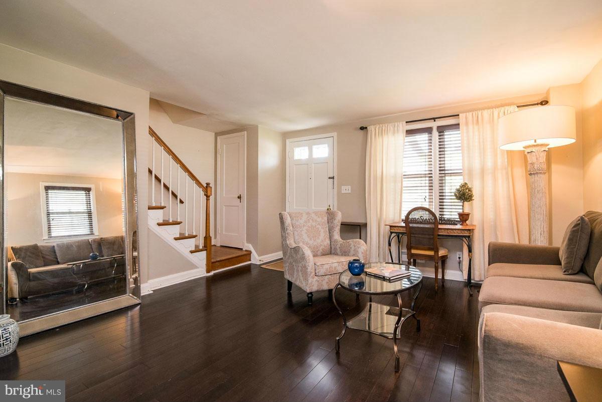 1561 Clairidge Road Baltimore, MD 21207 - Photo 5 of 28 Living Room