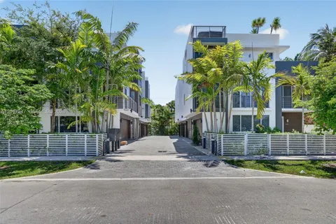 $1,295,000 | 700 Northeast 14th Avenue, Unit 311, Fort Lauderdale, FL 33304