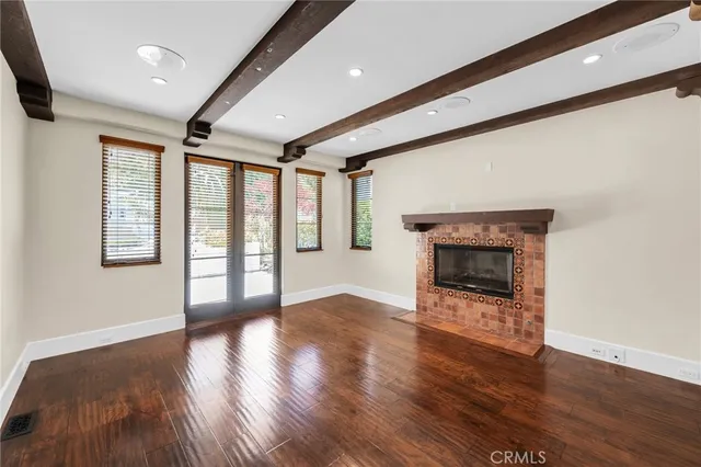 a view of livingroom with furniture and wooden floor