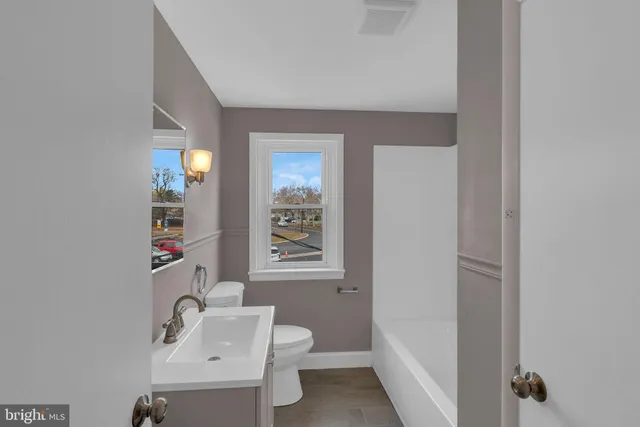 $2,400 | 713 Public Road, Palmyra, NJ 08065