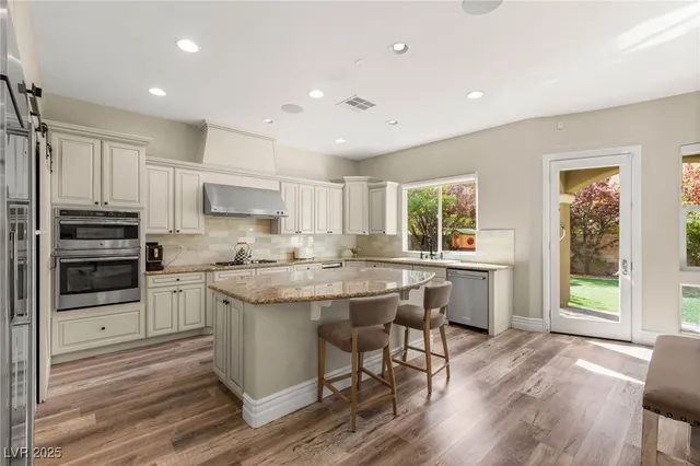 $2,000,000 | 631 Coriander Canyon Court, Las Vegas, NV 89138