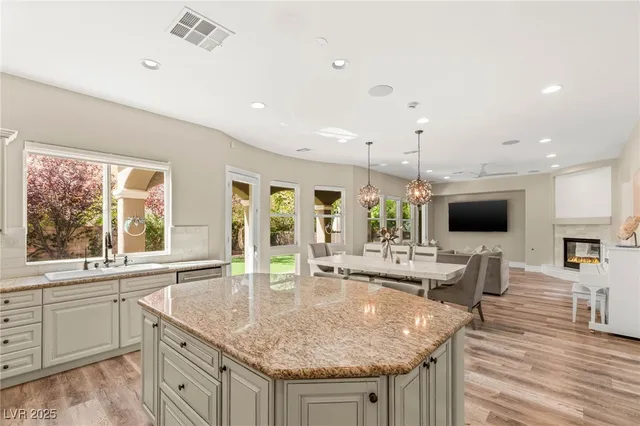 $2,000,000 | 631 Coriander Canyon Court, Las Vegas, NV 89138