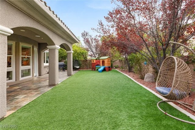 $2,000,000 | 631 Coriander Canyon Court, Las Vegas, NV 89138