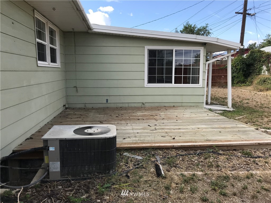 274 North Dale Road Moses Lake, WA 98837 - Photo 10 of 13 Gallery Image 10