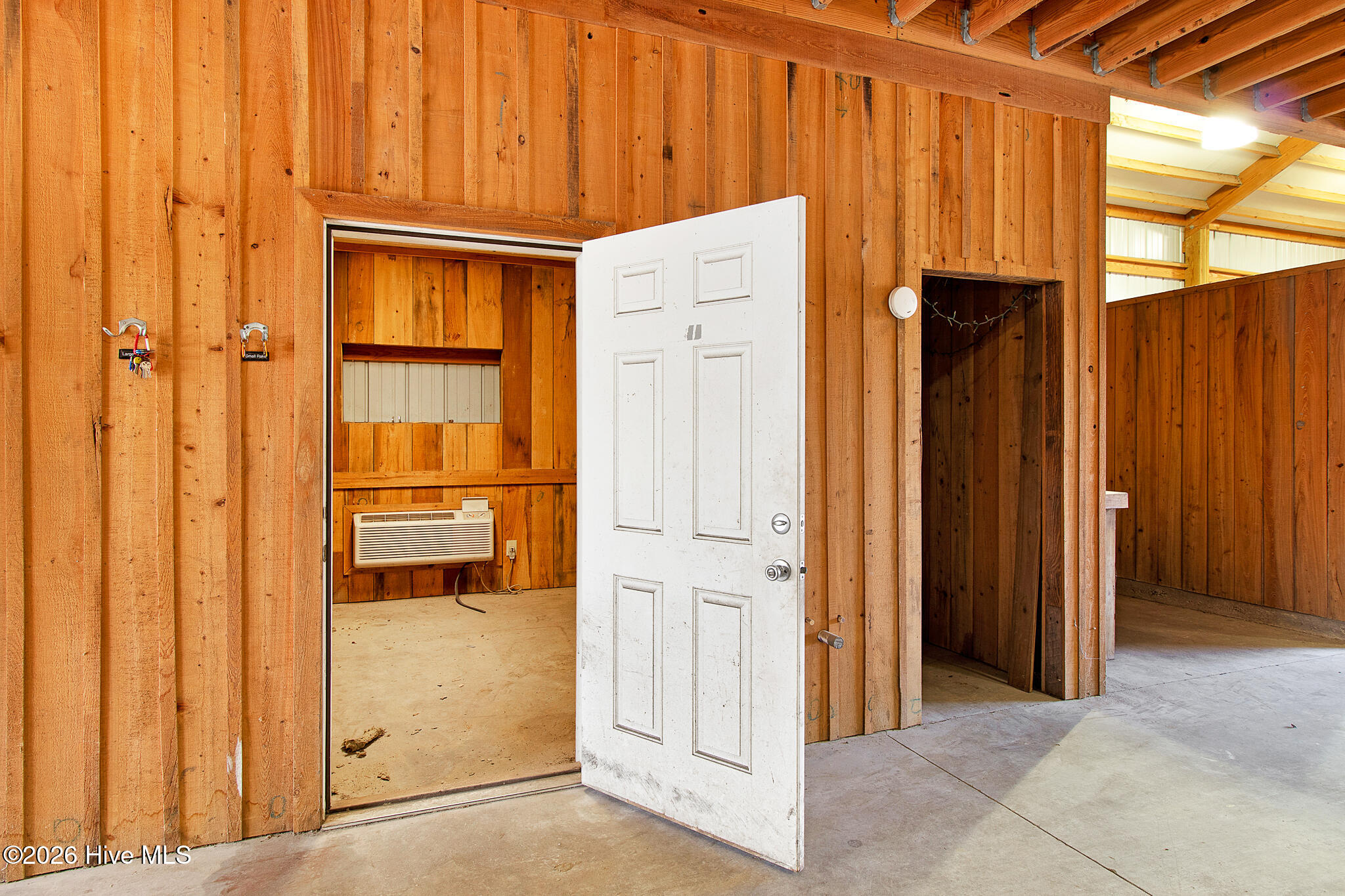 820 Laurel Road Beaufort, NC 28516 - Photo 19 of 33 Barn Interior