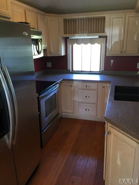 647 North Sandy Hook Road Shawboro, NC 27973 - Photo 7 of 38