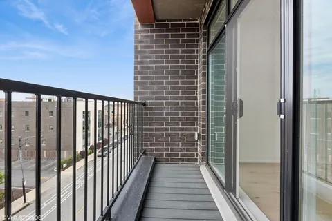$3,300 | 3219 North Elston Court, Unit 2, Chicago, IL 60614