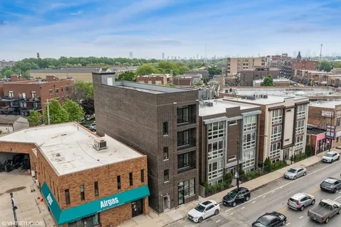 $3,300 | 3219 North Elston Court, Unit 2, Chicago, IL 60614
