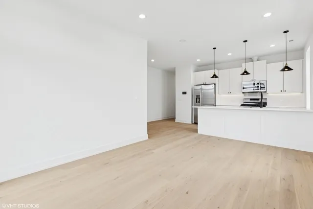 $3,300 | 3219 North Elston Court, Unit 2, Chicago, IL 60614