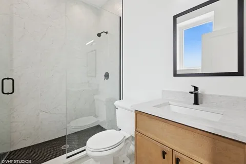 $3,300 | 3219 North Elston Court, Unit 2, Chicago, IL 60614