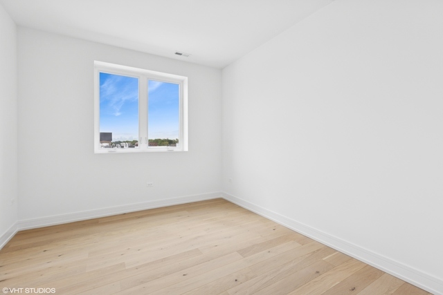 3219 North Elston Court, Unit 2 Chicago, IL 60614 - Photo 10 of 14