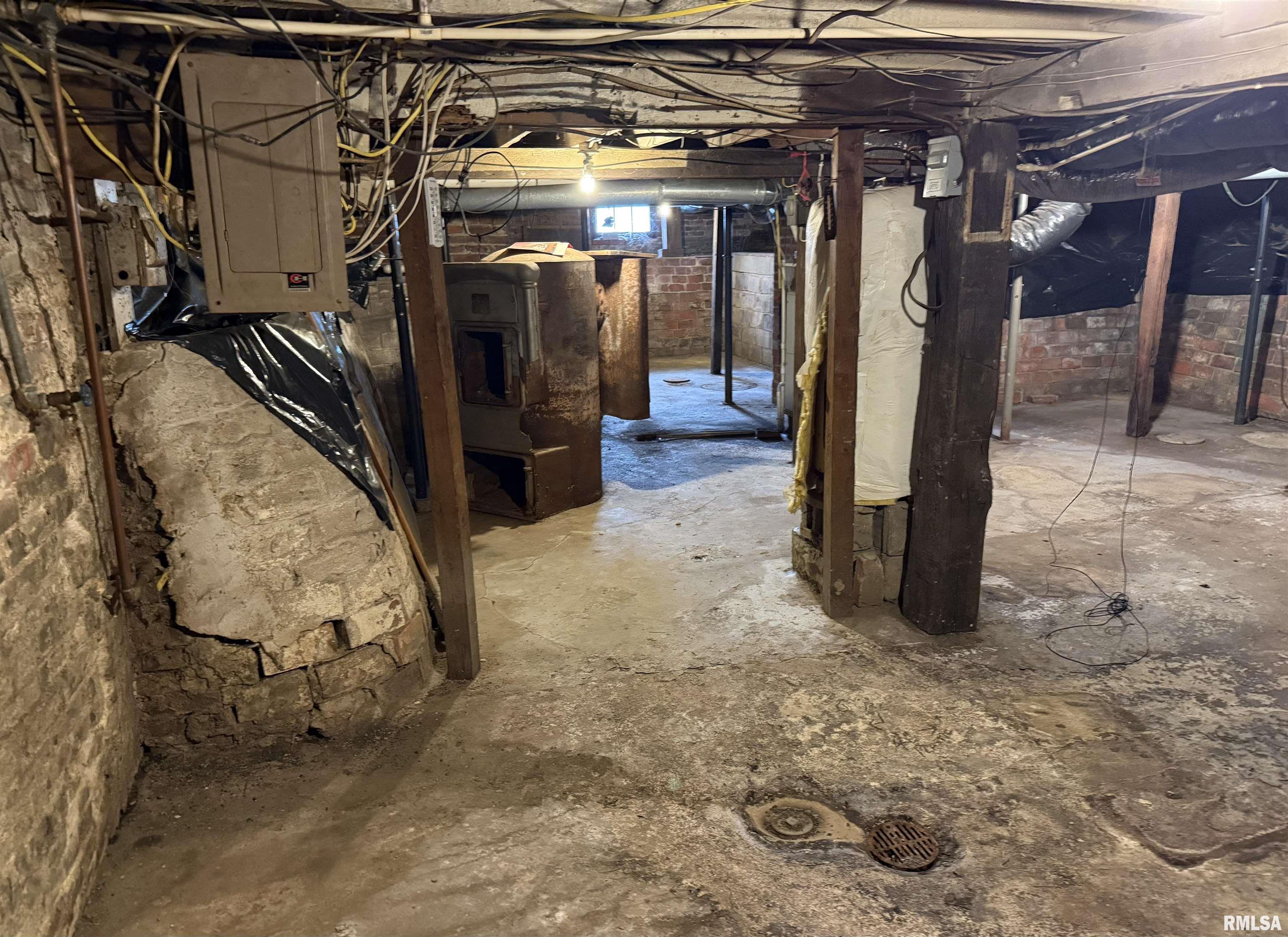 355 West Elm Street Waverly, IL 62692 - Photo 13 of 20