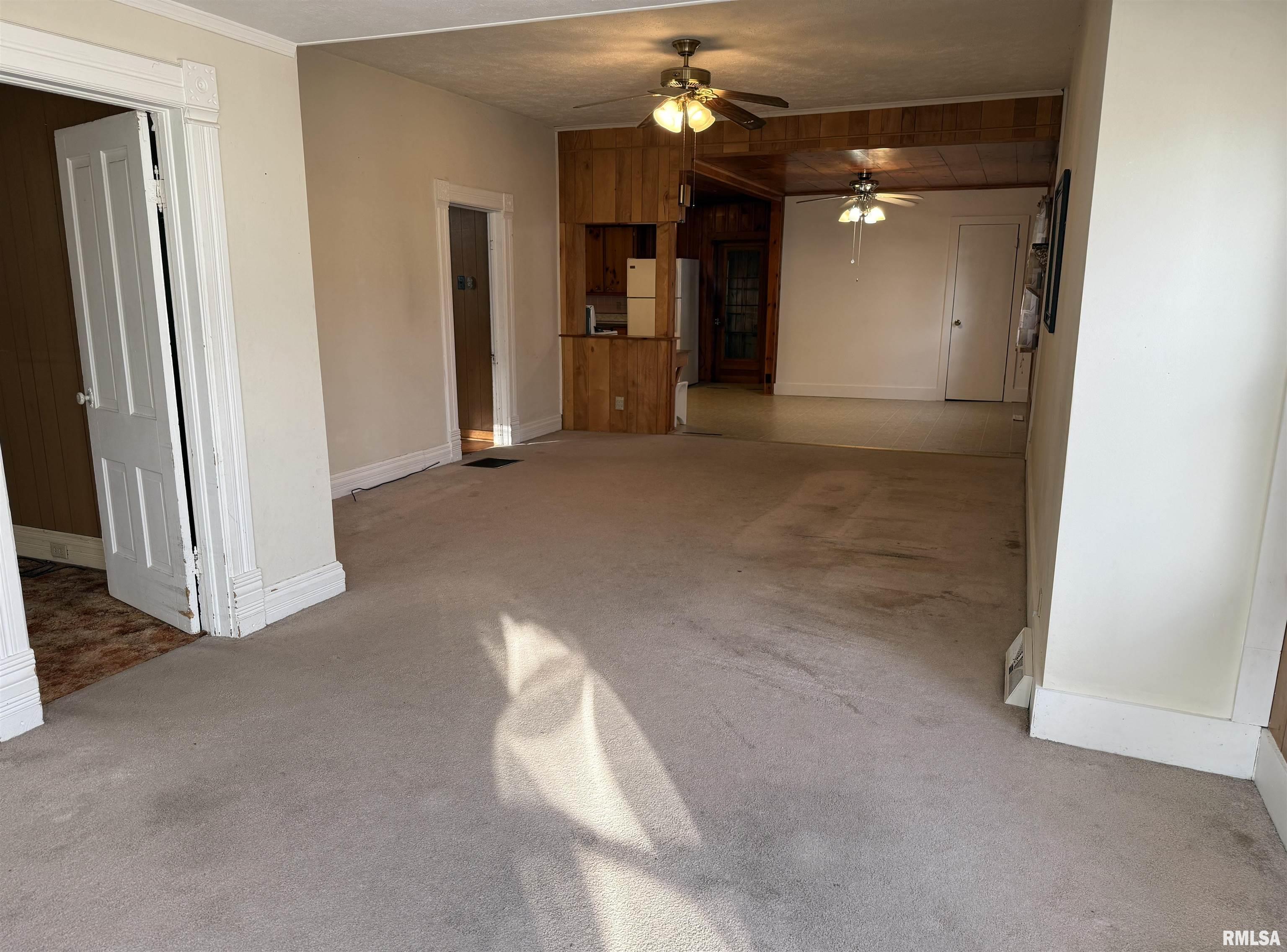 355 West Elm Street Waverly, IL 62692 - Photo 3 of 20