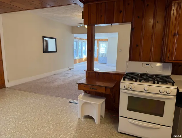 $77,000 | 355 West Elm Street, Waverly, IL 62692