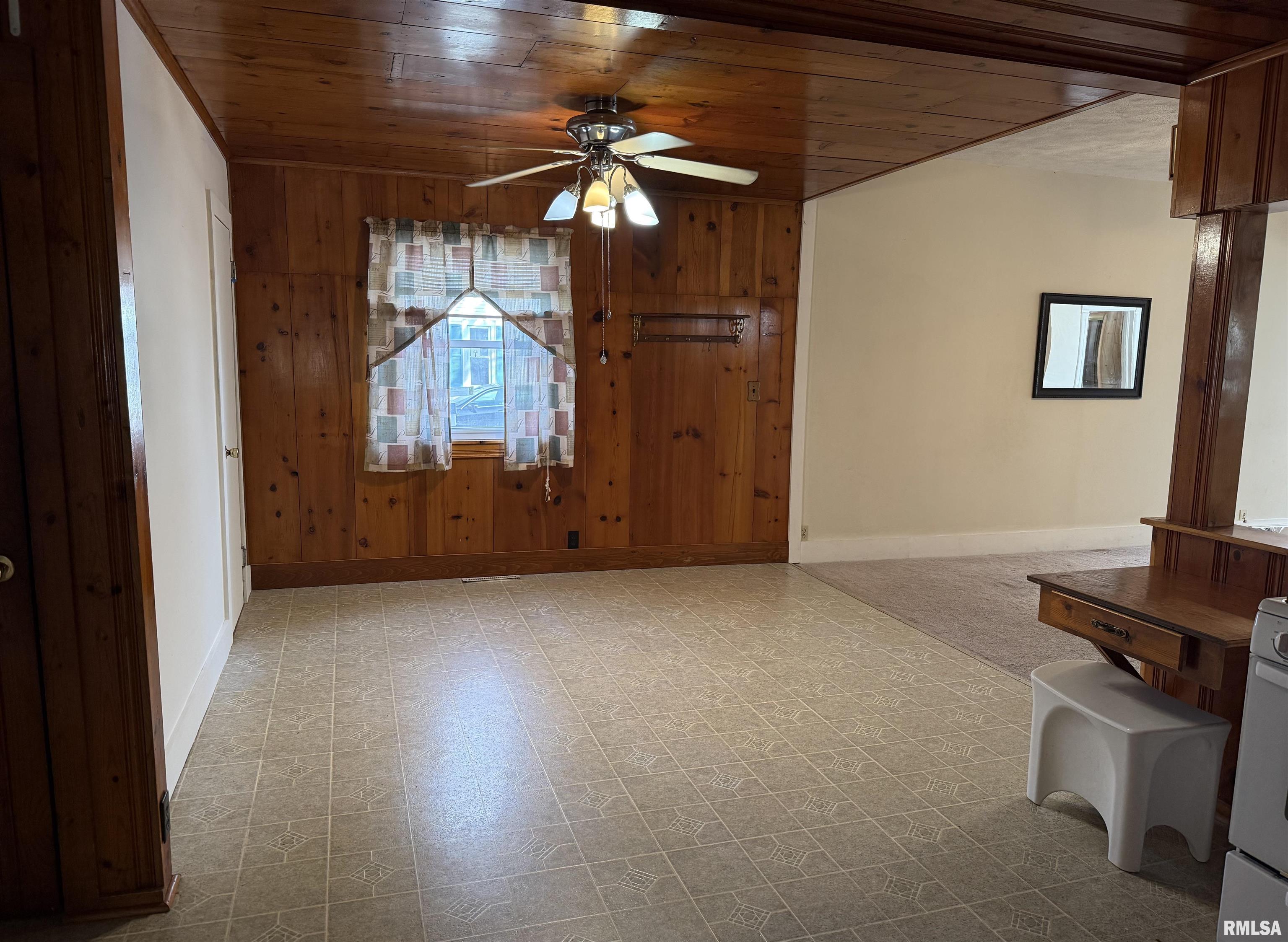 355 West Elm Street Waverly, IL 62692 - Photo 6 of 20