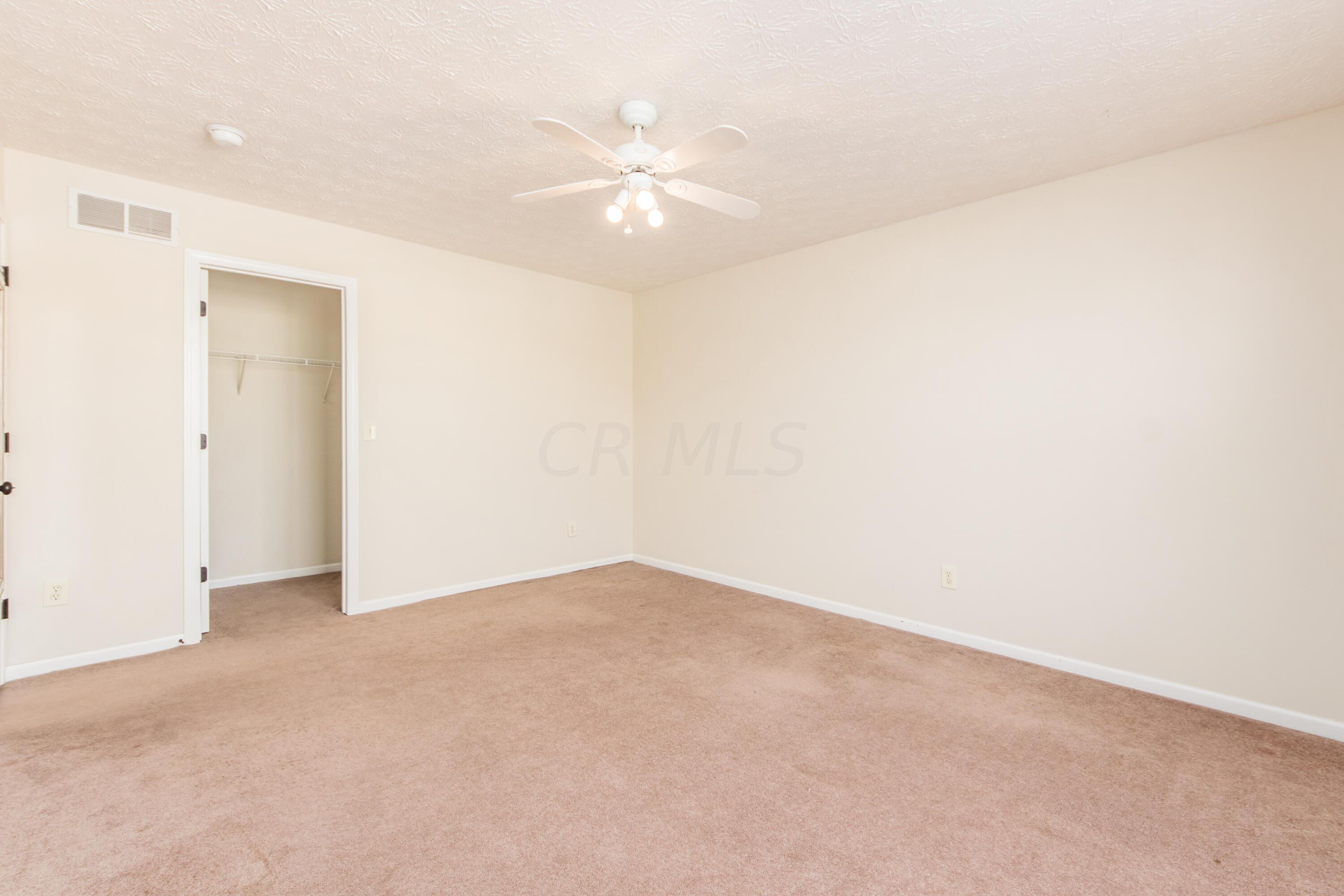 2538 Roe Drive Lewis Center, OH 43035 - Photo 18 of 37 M_2538_Roe055